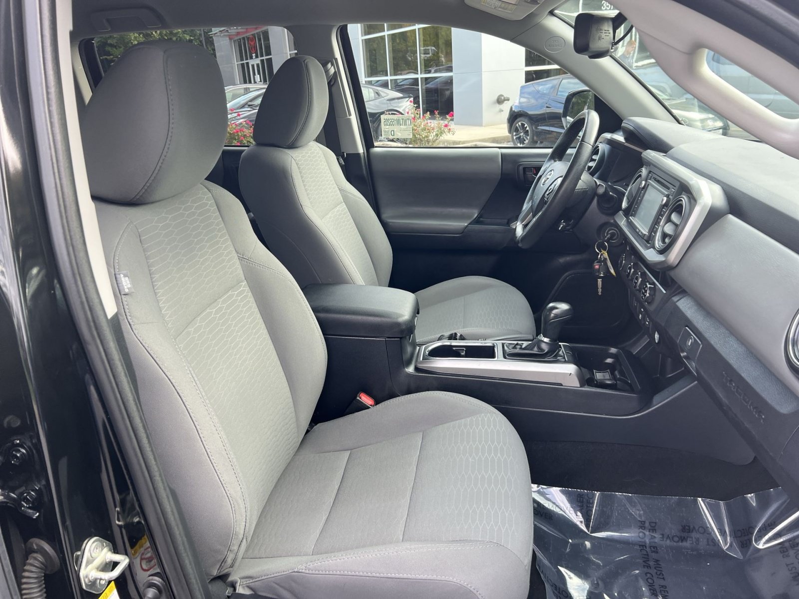 Used 2018 Toyota Tacoma SR5 AWD/4WD image 24