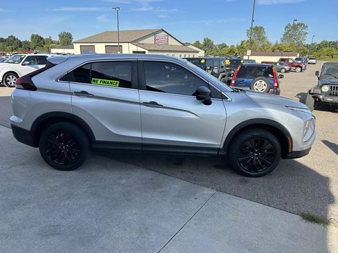Used 2022 Mitsubishi Eclipse Cross LE AWD/4WD image 4