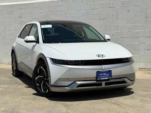 Used 2024 Hyundai Ioniq 5 Limited RWD image 3