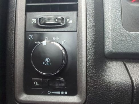 Used 2017 RAM 1500 Express w/ Express Value Package image 23