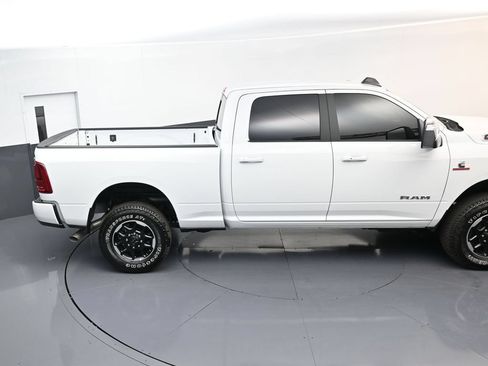 Used 2026 RAM 2500 Laramie AWD/4WD image 18
