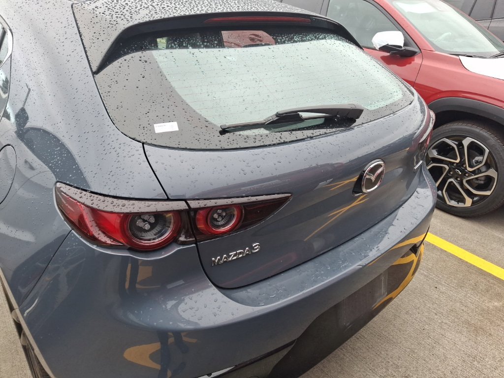 Used 2021 MAZDA MAZDA3 s FWD image 8