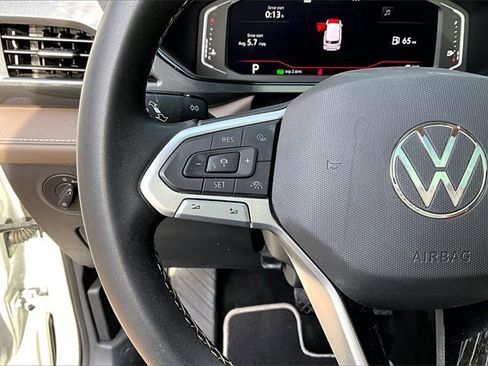 Used 2023 Volkswagen Taos SEL image 10