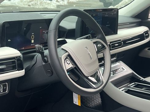 New 2026 Lincoln Aviator Premiere Sport Utility image 15