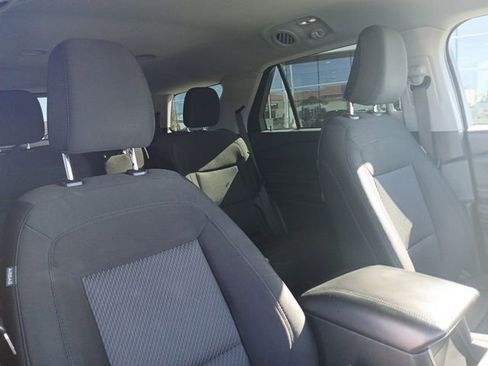 Used 2022 Ford Explorer XLT RWD image 15