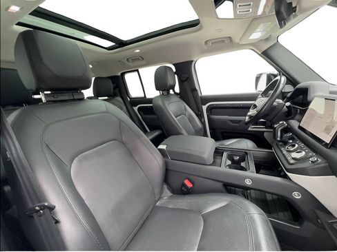 Used 2023 Land Rover Defender 130 SE AWD/4WD image 32
