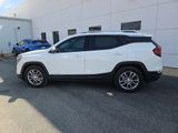 Used 2024 GMC Terrain SLT image 3