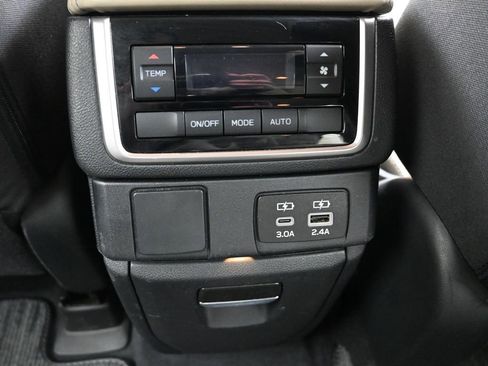 Used 2024 Subaru Ascent Premium w/ Convenience Package image 23