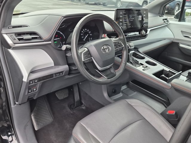 Certified 2024 Toyota Sienna XSE AWD/4WD image 4
