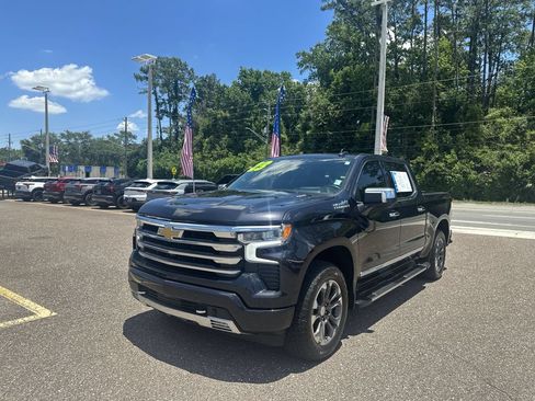 Used 2023 Chevrolet Silverado 1500 High Country w/ Technology Package AWD/4WD image 12