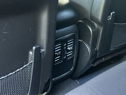 Used 2021 Jeep Grand Cherokee Laredo AWD/4WD image 14
