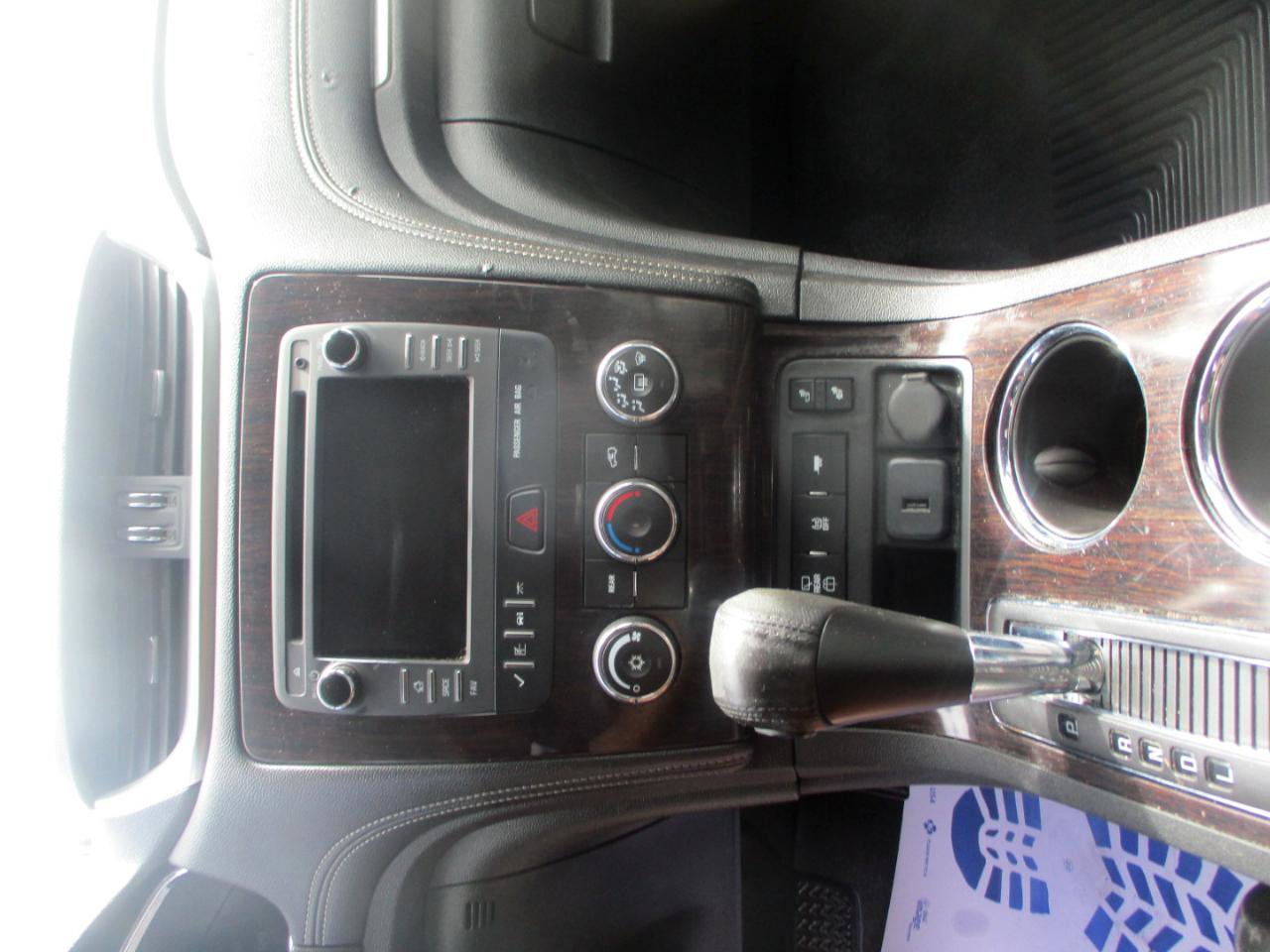 Used 2016 Chevrolet Traverse LT FWD image 13