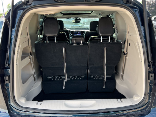 Used 2024 Chrysler Pacifica Limited FWD image 41