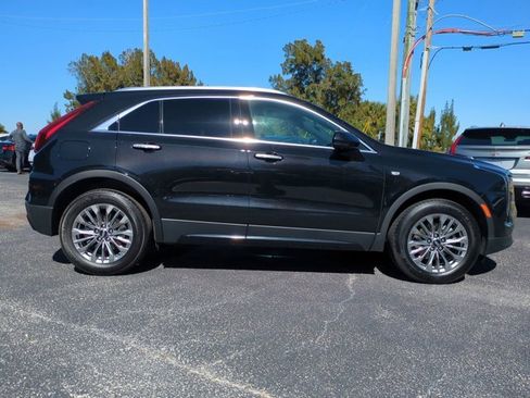 Used 2025 Cadillac XT4 Premium Luxury image 4