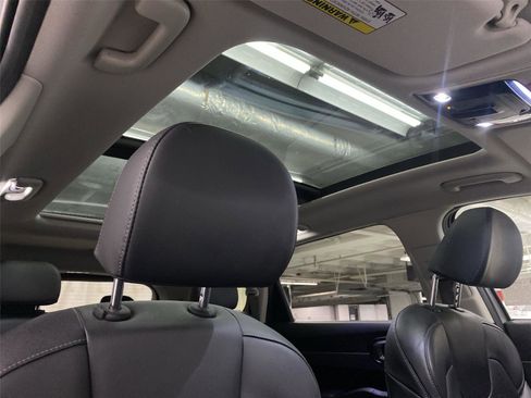 Used 2023 Kia Sorento EX w/ Panoramic Sunroof Package image 20