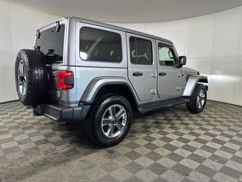 Used 2018 Jeep Wrangler Unlimited Sahara image 3