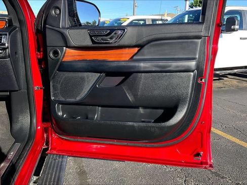 Used 2019 Lincoln Navigator Reserve AWD/4WD image 23