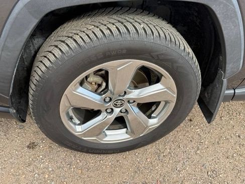 Used 2020 Toyota RAV4 Limited AWD/4WD image 11