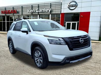 New 2025 Nissan Pathfinder SL w/ Black Appearance Package