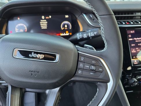 New 2025 Jeep Grand Cherokee Laredo X w/ Luxury Tech Group I image 18