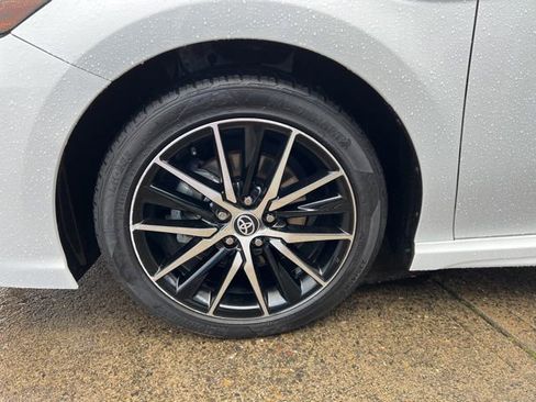 Used 2024 Toyota Camry SE image 17