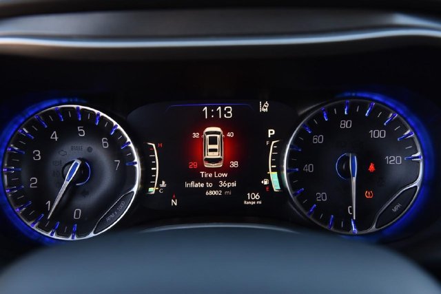 Used 2024 Chrysler Pacifica Touring-L FWD image 13