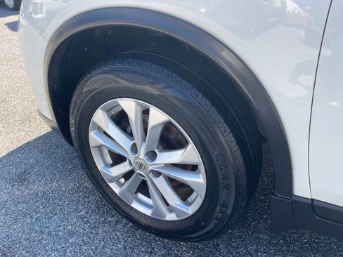 Used 2016 Nissan Rogue SV w/ SV Premium Package image 37