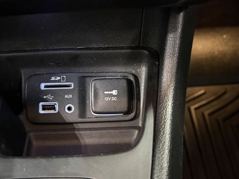 Used 2018 Jeep Cherokee Overland AWD/4WD image 14