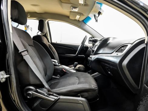 Used 2017 Dodge Journey SE image 33