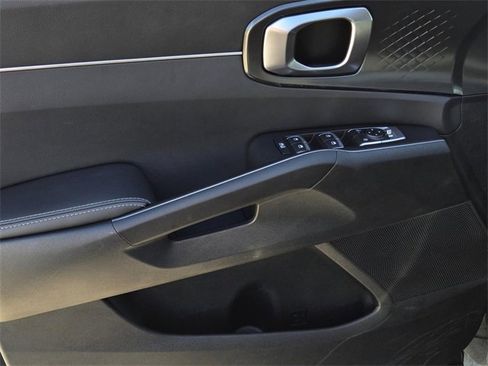Certified 2025 Kia Sorento S w/ Panoramic Sunroof Package image 18