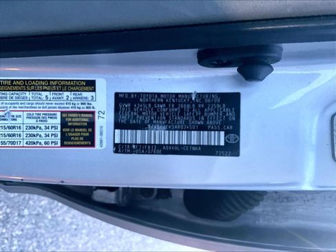 Used 2010 Toyota Camry LE image 6