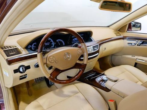 Used 2011 Mercedes-Benz S 550 image 4