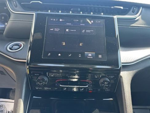 Used 2024 Jeep Grand Cherokee L Altitude image 14