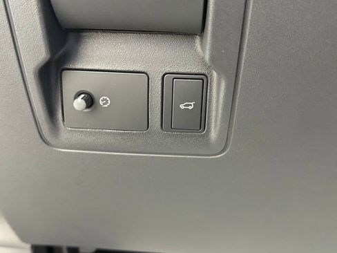 New 2026 Land Rover Range Rover Velar S image 35