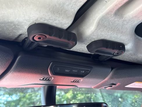 Used 2019 Jeep Wrangler Unlimited Sahara AWD/4WD image 31