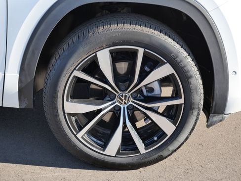 Certified 2025 Volkswagen Atlas SEL Premium R-Line image 15