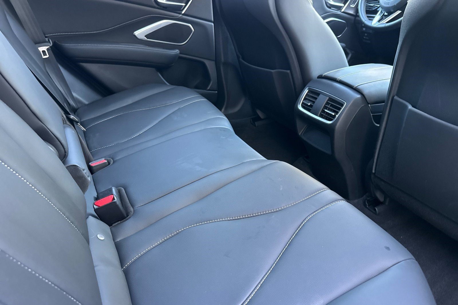 Used 2025 Acura RDX SH-AWD image 32