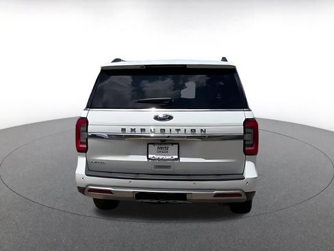 Used 2024 Ford Expedition Limited AWD/4WD image 12