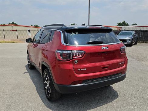 Used 2025 Jeep Compass Limited AWD/4WD image 3