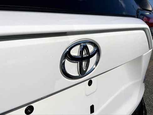 Used 2023 Toyota RAV4 LE FWD image 29
