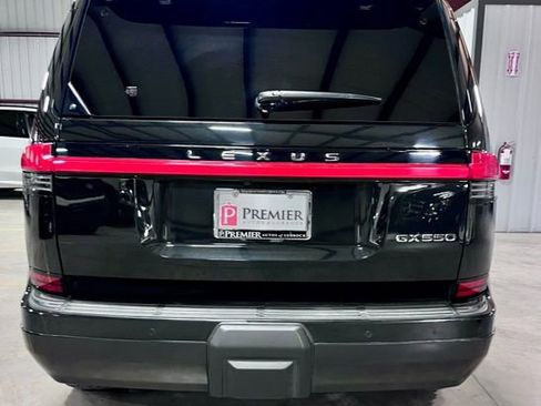 Used 2024 Lexus GX 550 w/ Cold Area Package AWD/4WD image 4