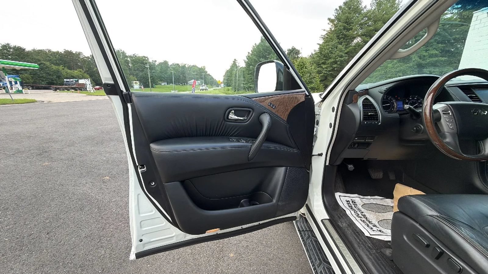 Used 2017 INFINITI QX80 2WD image 13