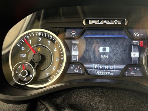 Used 2019 RAM 1500 Laramie RWD image 27