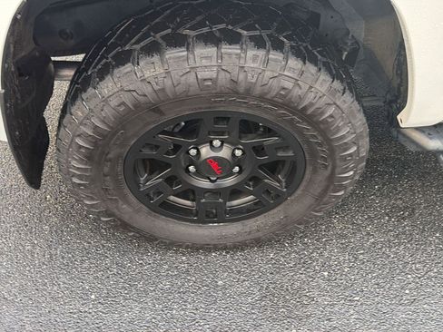 Certified 2024 Toyota 4Runner TRD Off-Road Premium w/ Moonroof Package AWD/4WD image 40