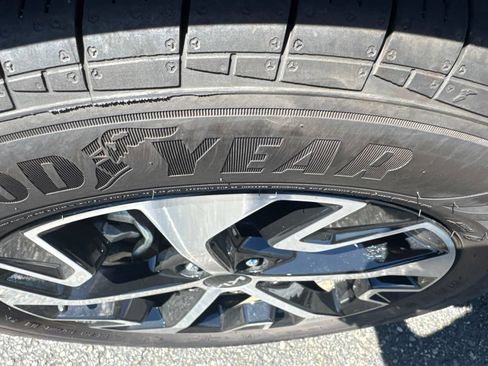 Certified 2023 Kia Sportage EX AWD/4WD image 9