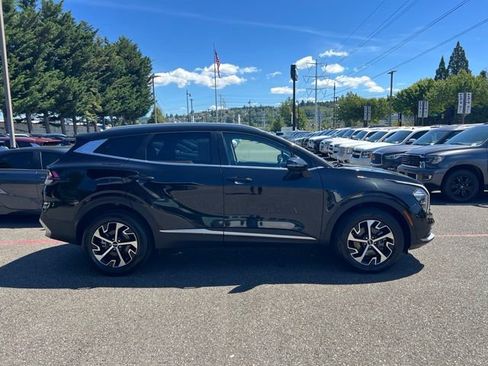 Used 2023 Kia Sportage EX AWD/4WD image 8