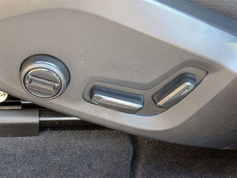 Certified 2025 Volvo XC60 B5 Plus image 21