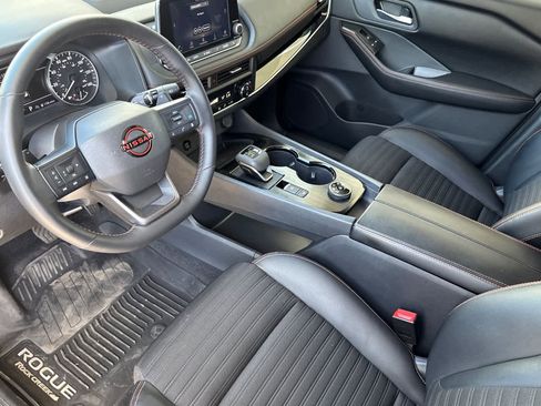 Used 2025 Nissan Rogue SV AWD/4WD image 10