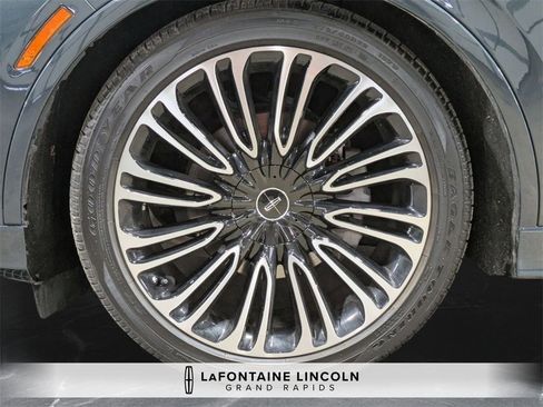 Certified 2025 Lincoln Aviator Black Label image 33