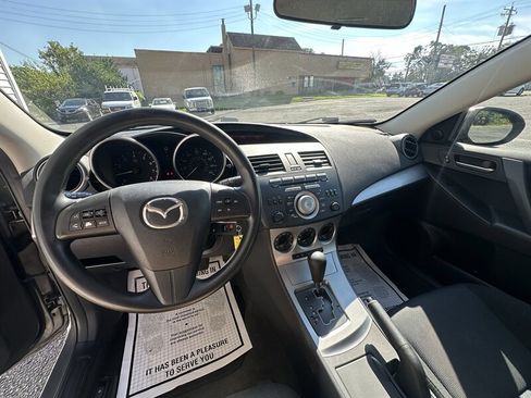 Used 2010 MAZDA MAZDA3 i Touring FWD image 14